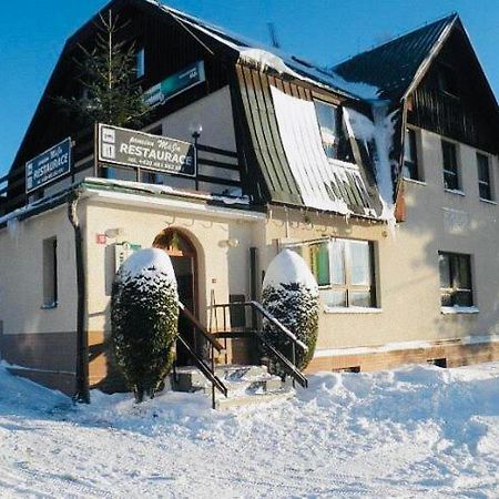Restaurace A Penzion Maja Benecko Extérieur photo