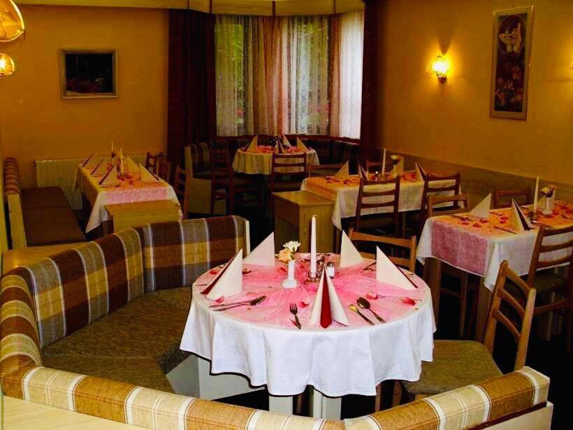 Restaurace A Penzion Maja Benecko Extérieur photo