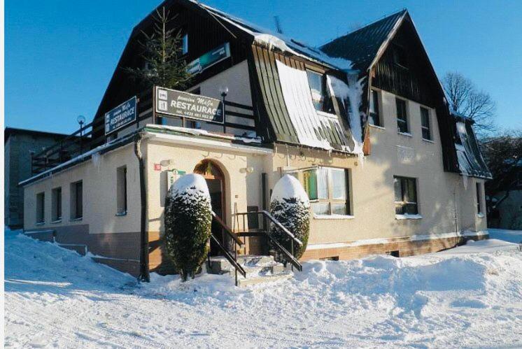 Restaurace A Penzion Maja Benecko Extérieur photo