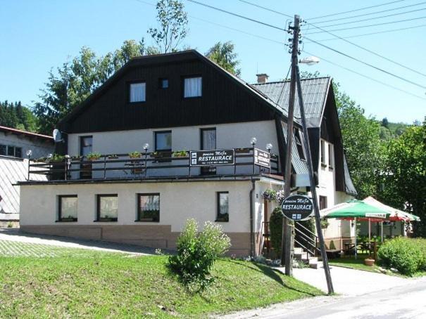 Restaurace A Penzion Maja Benecko Extérieur photo