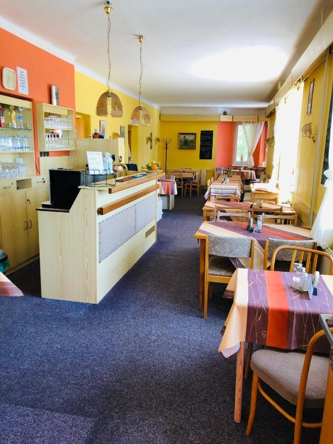Restaurace A Penzion Maja Benecko Extérieur photo